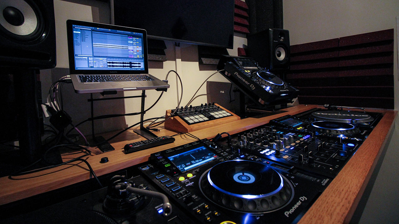 Choose the right speaker for your Home Studio